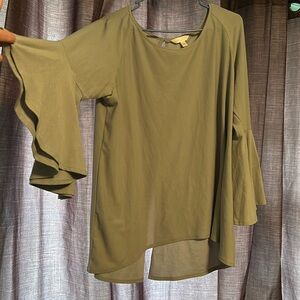 Bell sleeve Lauren Conrad top